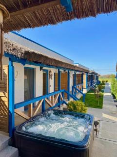 Delta Land Bungalows - 8