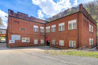 Warrior Trail Access! Converted Schoolhouse Suite - 6