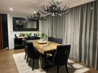 Modern Luxury Retreat, Sleeps 8, Mount Tamborine - 8