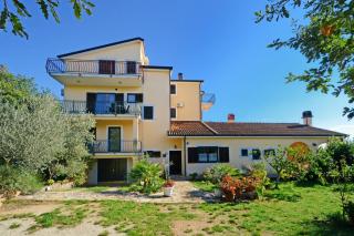 Apartments Albina Valiza - 0