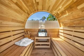 5 Minutes to Beach - Heated Pool, Hot Tub, Sauna - 4