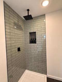 Modern 5BR Home with Backyard and Parking near NYC and Metlife Stadium - 6