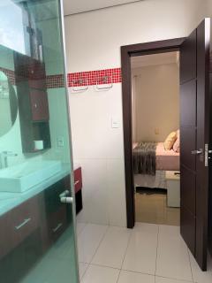 CASA AMPLA e MODERNA com Suíte - 1