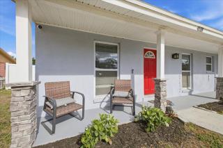 Tampa Home - Private Yard - 5