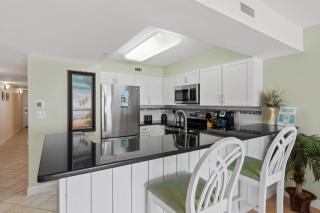 Pelican Isle 214 - 6