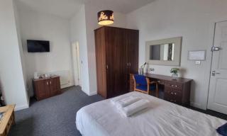 The Queen Vic Hotel - 1
