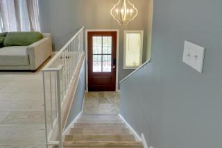 Deck and Yard Pet-Friendly Apartment in Magna! - 4