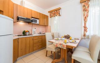 Amazing Apartment In Palit - 8
