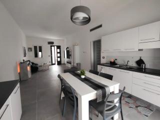 DeLUXe White - 0
