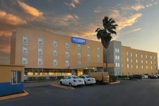 City Express by Marriott Nuevo Laredo - 1