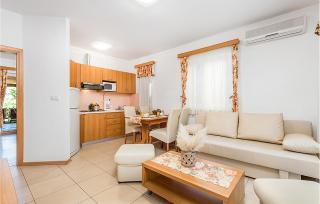 Cozy Apartment In Banjol - 8