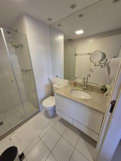 Flat moderno em SHN | Estrutura completa + WiFi - 1