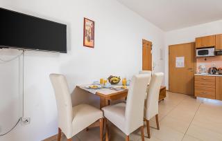 Stunning Apartment In Palit - 8