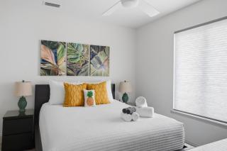 Be A Nomad - 1 Min to Jacksonville Beach - 3 Bed 3 Bath Apartment - Sleeps 6 - 5