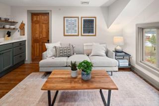 Charming Stowe Retreat off of Mountain Rd - 6