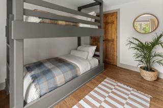 Charming Stowe Retreat off of Mountain Rd - 2