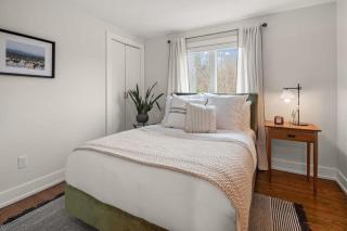 Upscale Vermont Condo off of Mountain Rd - 9