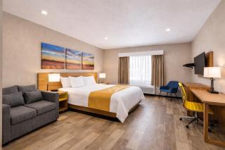 Days Inn & Suites by Wyndham Greater Tomball - 4