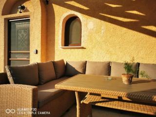 green & blue villa - 8