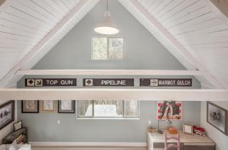 Ridgetop - Cozy Cabin, Hot Tub, Wood burning fireplace - 3