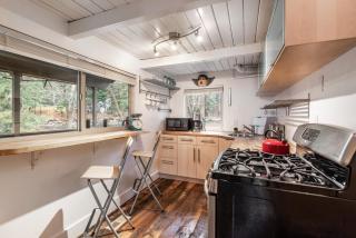 Ridgetop - Cozy Cabin, Hot Tub, Wood burning fireplace - 2