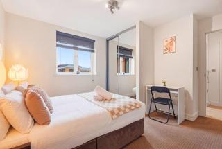 Stylish City Living with free 2-Bay Secure parking - 2