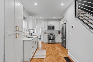Big 3BR Near Art Museum- Family Game Room Patio - 7