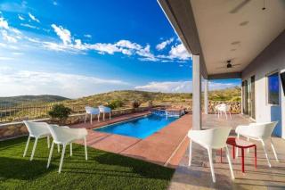Private Franklin Hills Retreat With A Pool & Views Villa - 8
