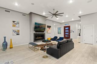 Private Franklin Hills Retreat With A Pool & Views Villa - 2