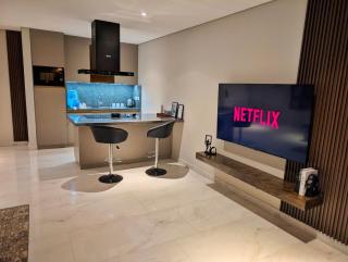 The Avenair Gulburg - One Bedroom Apartment by Alvis Suite - 7