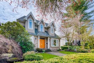 Cozy Escape 2 bdrm suite close to DT UBC & Airport - 0