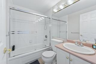 Bright 2BR Lower Suite for 6, Vancouver, Near UBC, Beach & Downtown - 2