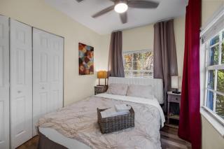 Private Rooms at Miami Centrally Located with free Parking - 2