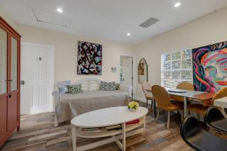 Private Rooms at Miami Centrally Located with free Parking - 1