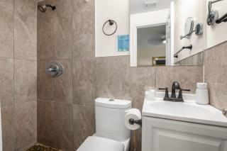 Private Rooms at Miami Centrally Located with free Parking - 9