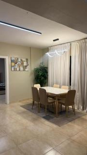 Two rooms and a lounge overlooking the Narcissus Hotel and the Kingdom Tower - 9