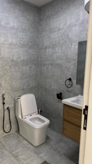 Two rooms and a lounge overlooking the Narcissus Hotel and the Kingdom Tower - 1