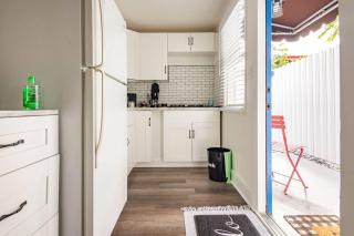 Sleeps 3, Cozy, Boho Style, in the heart of Miami -free parking - 5