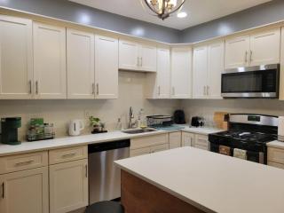 NEW! Spacious Modern 3BR - FREE Parking - Heart of Boston - 6