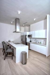 Beachfront 1BR High-Floor Panoramic Views - 9