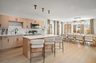 Resort Style, 3 Bedroom Ensuite, Pool Spa, Accessible - 2