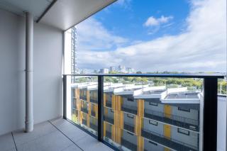 Urban Retreat 1-Bedroom Studio with Balcony - Auckland - 6