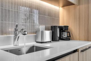 Brand New Downtown Stay 15th Floor Parking Amenities - 0
