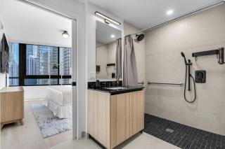 Brand New Downtown Stay 15th Floor Parking Amenities - 8