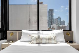 Brand New Downtown Stay 15th Floor Parking Amenities - 4