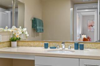 Oceanfront Serenity - 2BR Marina del Rey Luxury Suite - 2