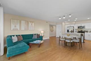 Oceanfront Serenity - 2BR Marina del Rey Luxury Suite - 9