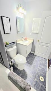 Spacious 3BR Square One, 3 Bath, 2 Parking, Desk - 8