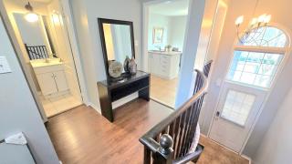 Spacious 3BR Square One, 3 Bath, 2 Parking, Desk - 5