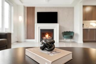 5BR house with Family Fun, Game Room, FencedYard and 5Parking - 0